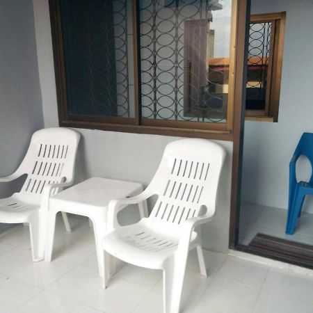 A & P House Apartment Bangkok Bagian luar foto