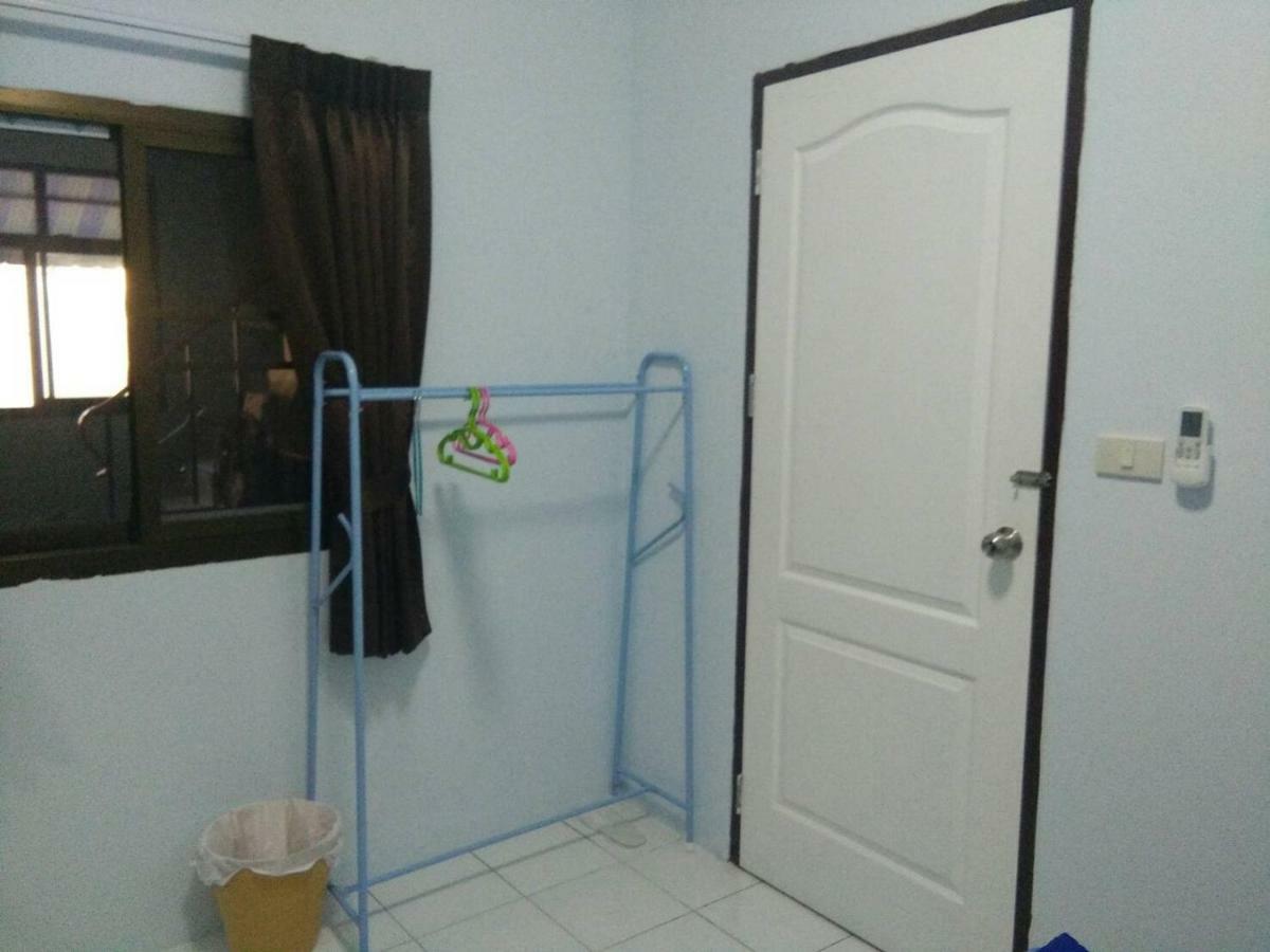 A & P House Apartment Bangkok Bagian luar foto